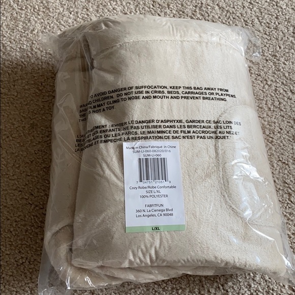 NWT Summer and Rode Cozy Robe - Picture 5 of 6